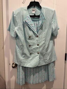 Vintage Leslie Fay Mint Green Floral Pleated Skirt Set